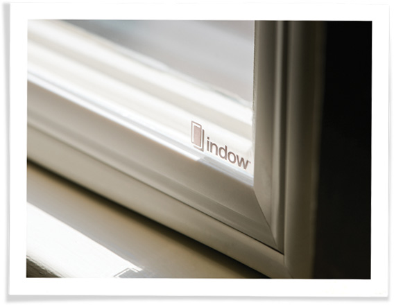 Indow使历史悠久的波浪形玻璃窗看起来像双层玻璃。manbetx客户端应用下载