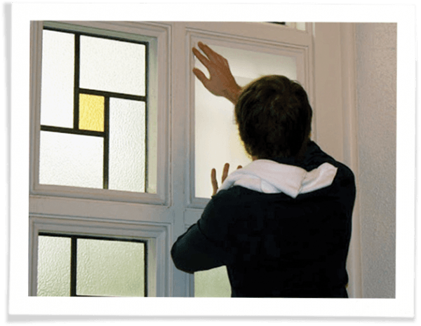 人安装窗口教堂风暴窗口manbetx客户端应用下载