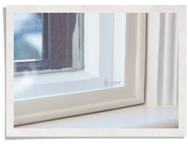 风暴窗的特写窗口插入冬季密封窗manbetx客户端应用下载